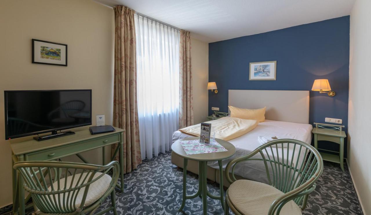 Hotel Am Wariner See Exterior photo