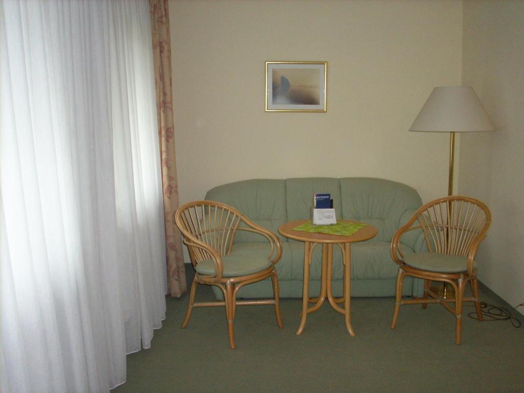 Hotel Am Wariner See Room photo