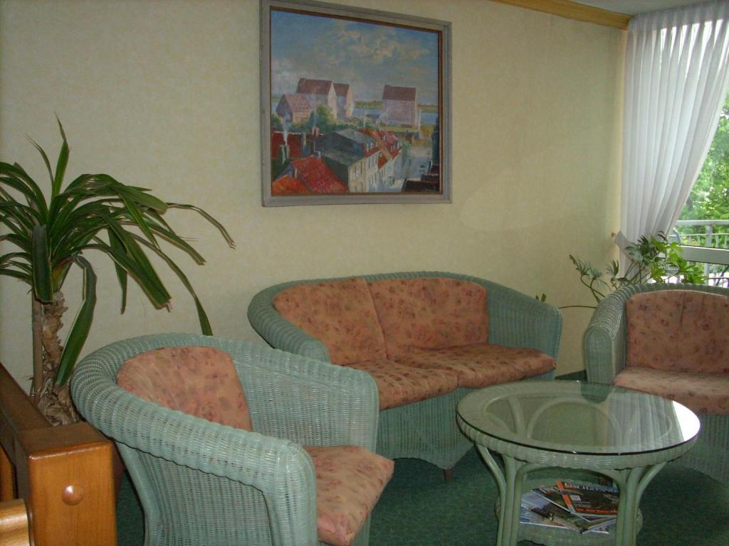 Hotel Am Wariner See Exterior photo